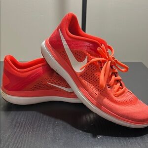 Nike Flex 2016 run shoe sz 8